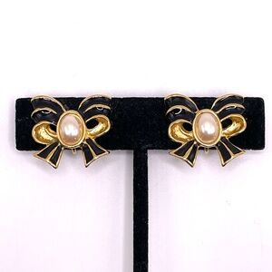 Vintage Richelieu Black Enamel Faux Pearl Bow Clip-on Earrings